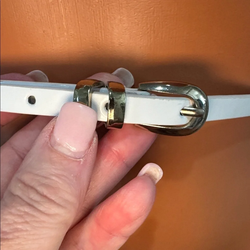 WHBM White Faux Patent Leather Skinny Belt Gold Tone Buckle OSFA EUC KL $50